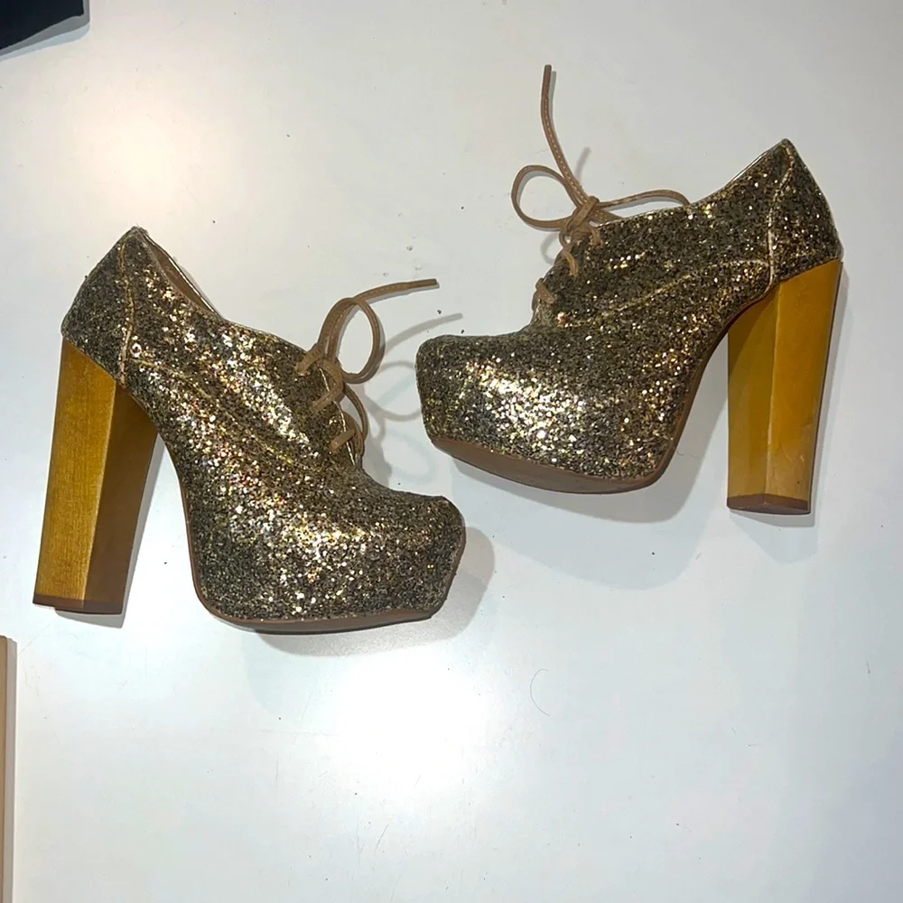 Steve Madden Cirkus-S 6M gold glitter|retro vibes| chuck wood heel - Picture 3 of 6